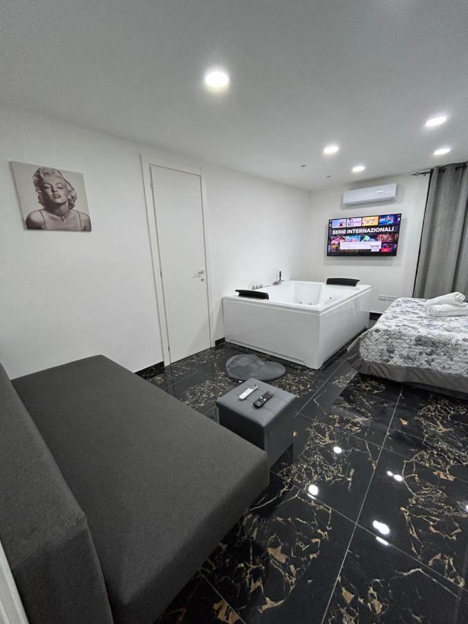 Giovanni Luxury Suites Neapol Zewnętrze zdjęcie