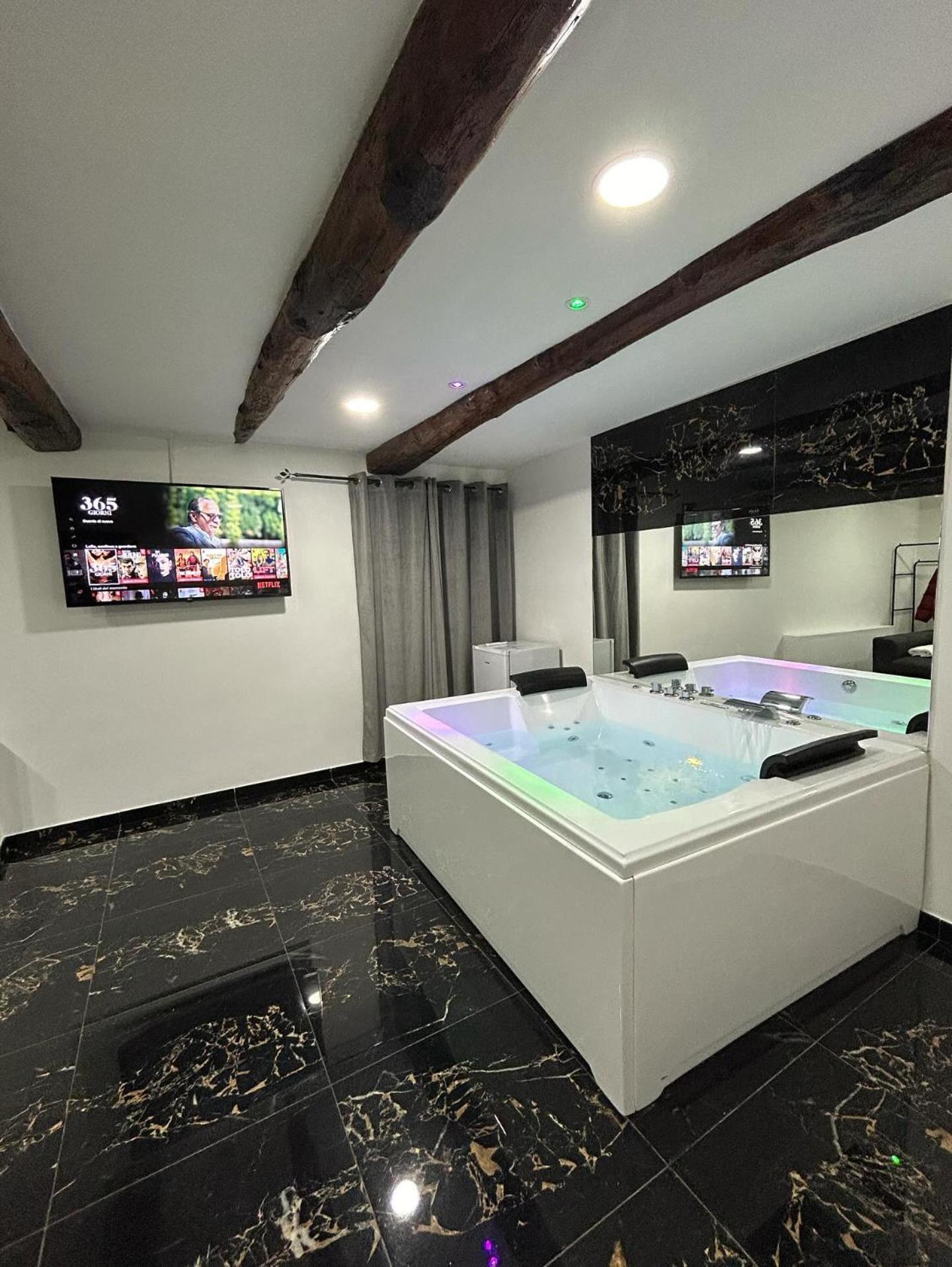 Giovanni Luxury Suites Neapol Zewnętrze zdjęcie